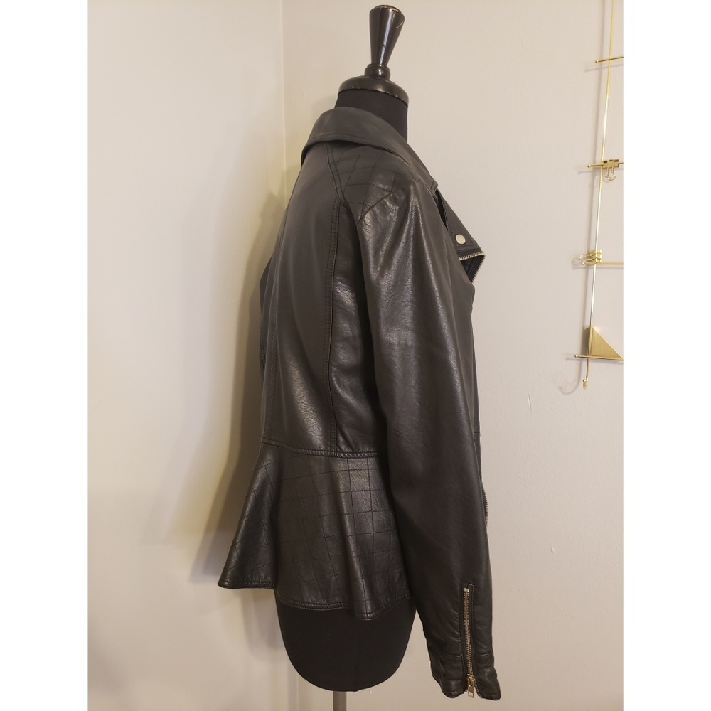 Leather jacket - Picture 2 of 5
